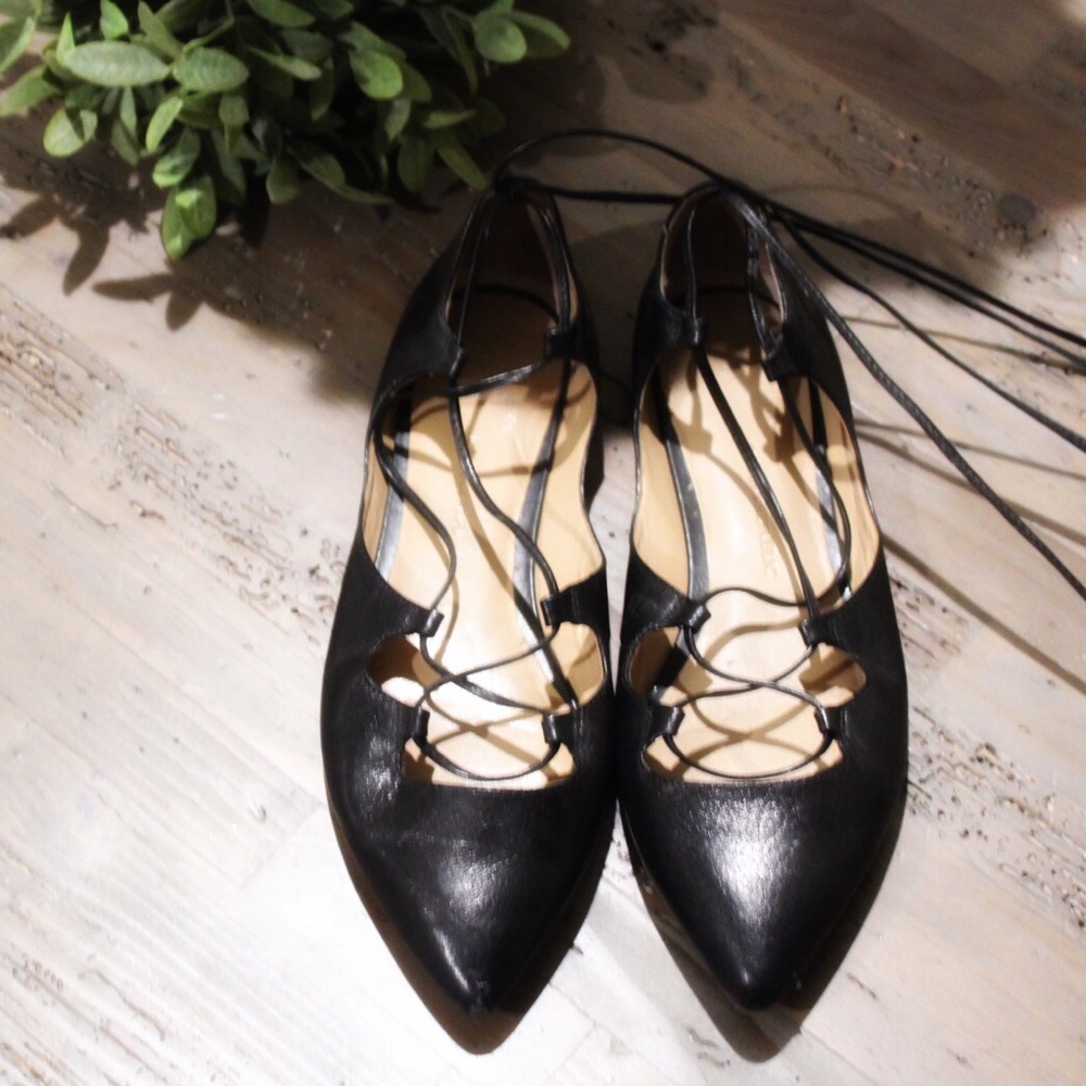 3/$25 Banana Republic lace up Black flats